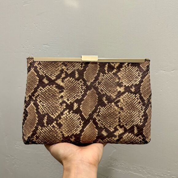 Handmade Genuine Embossed Leather, Articulated Metal Frame Clutch/Crossbody - Picture 3 of 14